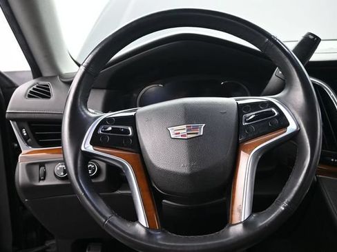 Used 2018 Cadillac Escalade ESV 4WD image 29