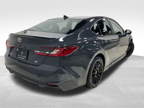 Used 2025 Toyota Camry SE image 13