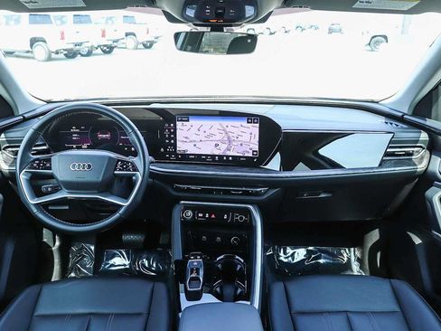 Used 2025 Audi Q5 Premium w/ Convenience Package AWD/4WD image 16