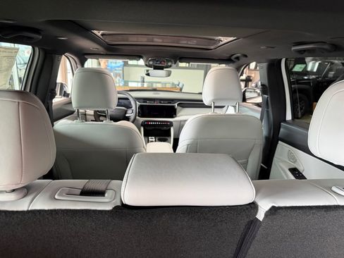 New 2026 Jeep Cherokee Limited AWD/4WD image 15