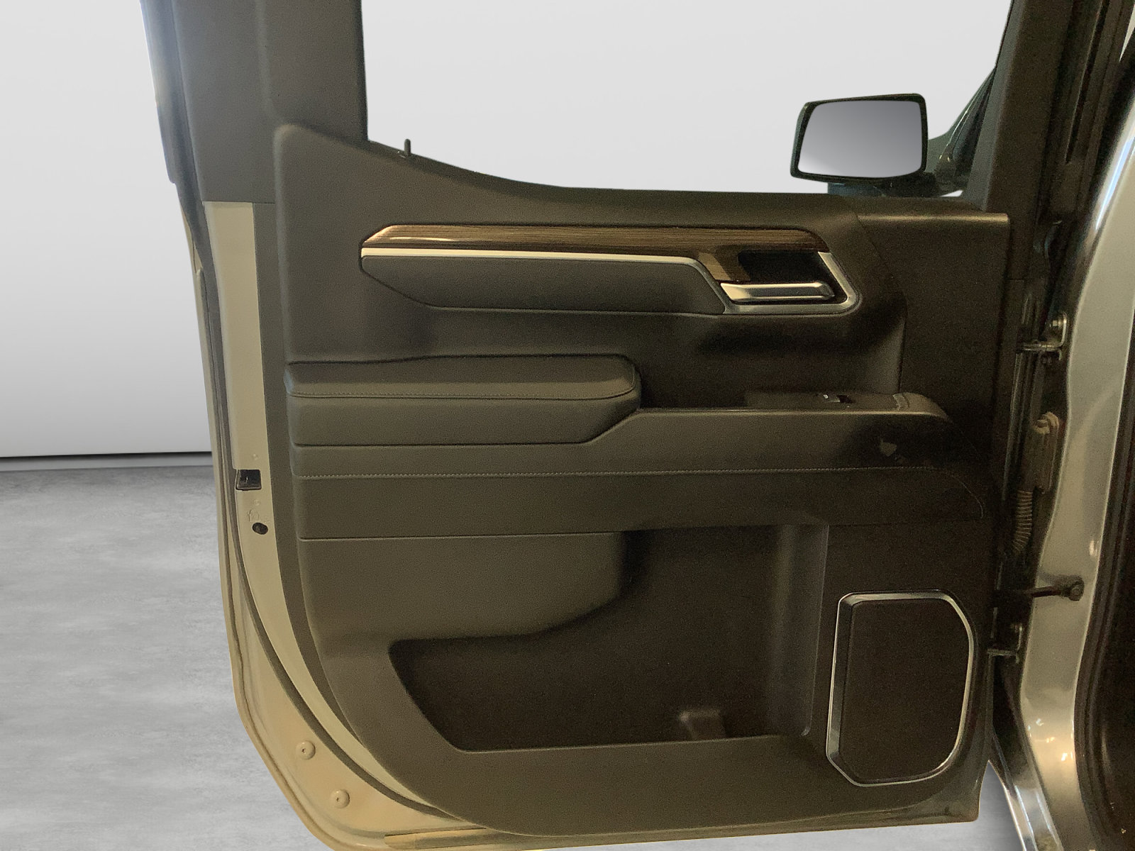 Used 2025 Chevrolet Silverado 1500 LT RWD image 21