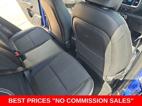 Used 2022 Hyundai Venue Limited FWD image 11