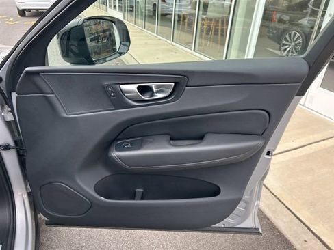 Certified 2025 Volvo XC60 B5 Plus AWD/4WD image 14