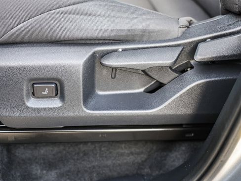 Certified 2025 Toyota Tacoma SR5 image 11