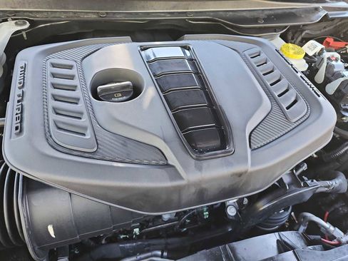 Used 2024 Jeep Wagoneer L Series II image 13