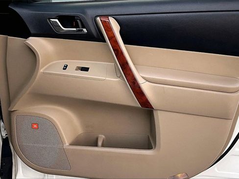 Used 2012 Toyota Highlander Limited image 27