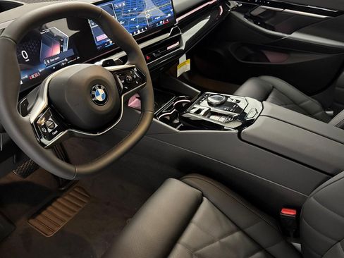 Used 2026 BMW 530i w/ Premium Package RWD image 4