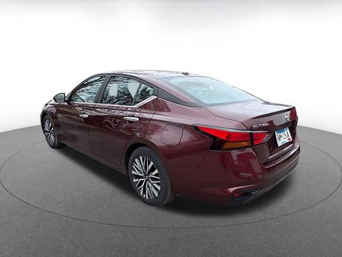 Used 2025 Nissan Altima 2.5 SV image 10