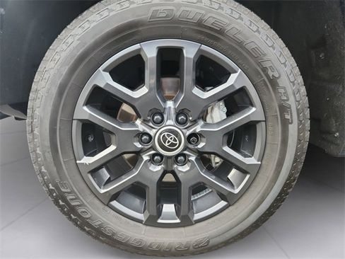 Used 2024 Toyota Tundra Platinum image 9