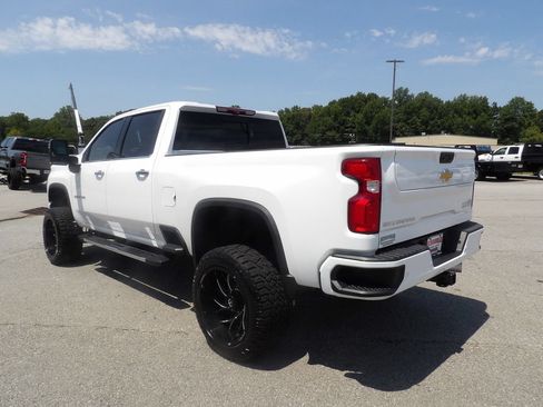Used 2023 Chevrolet Silverado 2500 High Country w/ Z71 Off-Road Package AWD/4WD image 4