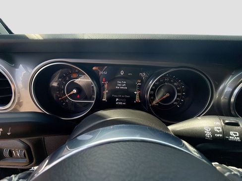 Used 2022 Jeep Wrangler Unlimited Sahara w/ Cold Weather Group AWD/4WD image 37