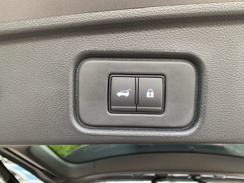 New 2026 Nissan Pathfinder Platinum FWD image 5