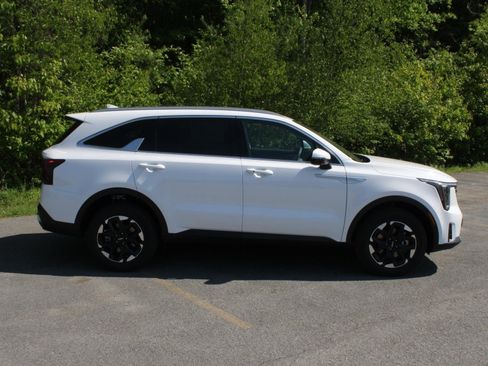 New 2026 Kia Sorento S AWD/4WD image 4