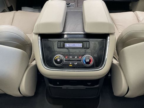 Used 2021 Lincoln Navigator Reserve w/ Luxury Package AWD/4WD image 20