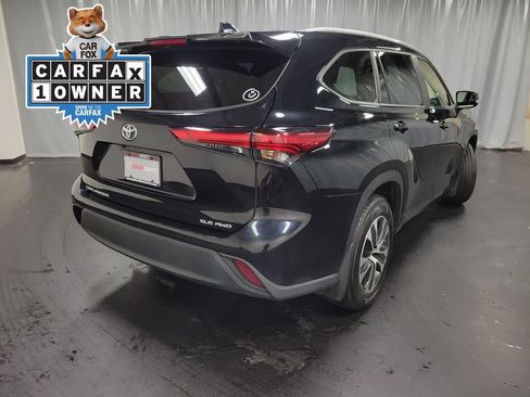Used 2023 Toyota Highlander XLE AWD/4WD image 8