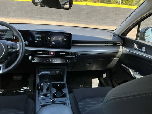 Used 2025 Kia K5 LXS FWD image 16