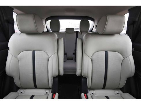 Certified 2025 MAZDA CX-90 3.3 Turbo w/ Preferred Package image 11