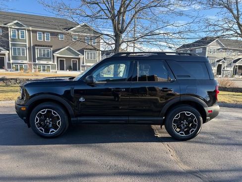 Used 2025 Ford Bronco Sport Outer Banks w/ Outer Banks Tech Package+ image 2