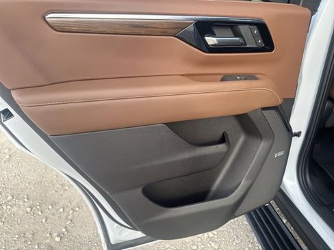 Used 2026 Chevrolet Tahoe High Country image 32