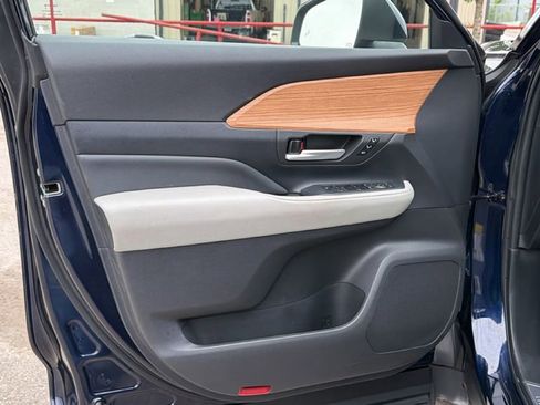 Used 2024 Toyota Grand Highlander Platinum image 13