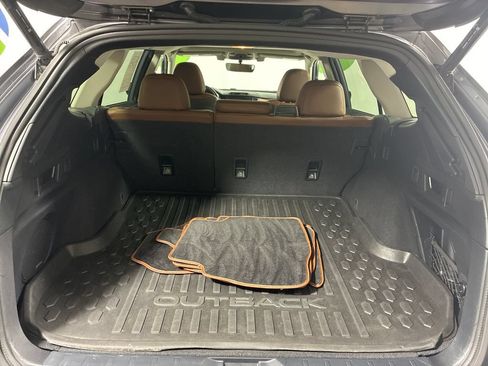 Used 2022 Subaru Outback Touring XT AWD/4WD image 12