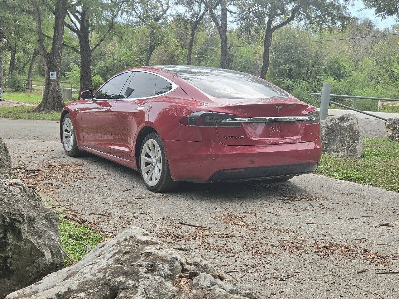 Used 2016 Tesla Model S 60 RWD image 9
