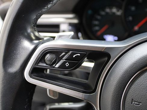 Used 2021 Porsche Macan Base image 21