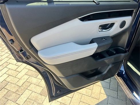 New 2025 Honda Pilot EX-L image 12