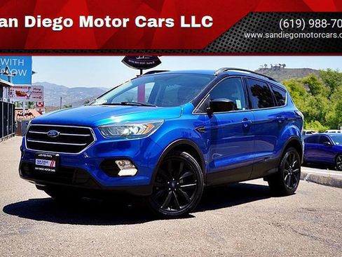 Used 2018 Ford Escape SE w/ SE Sport Appearance Package FWD image 1