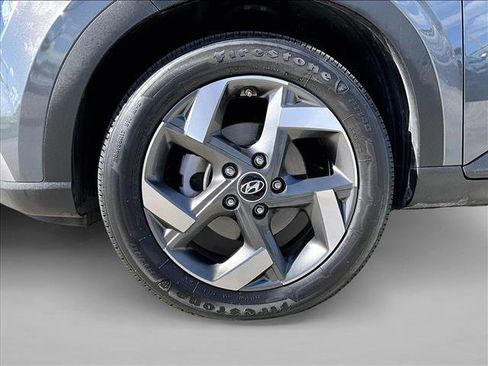 Used 2024 Hyundai Venue SEL image 10