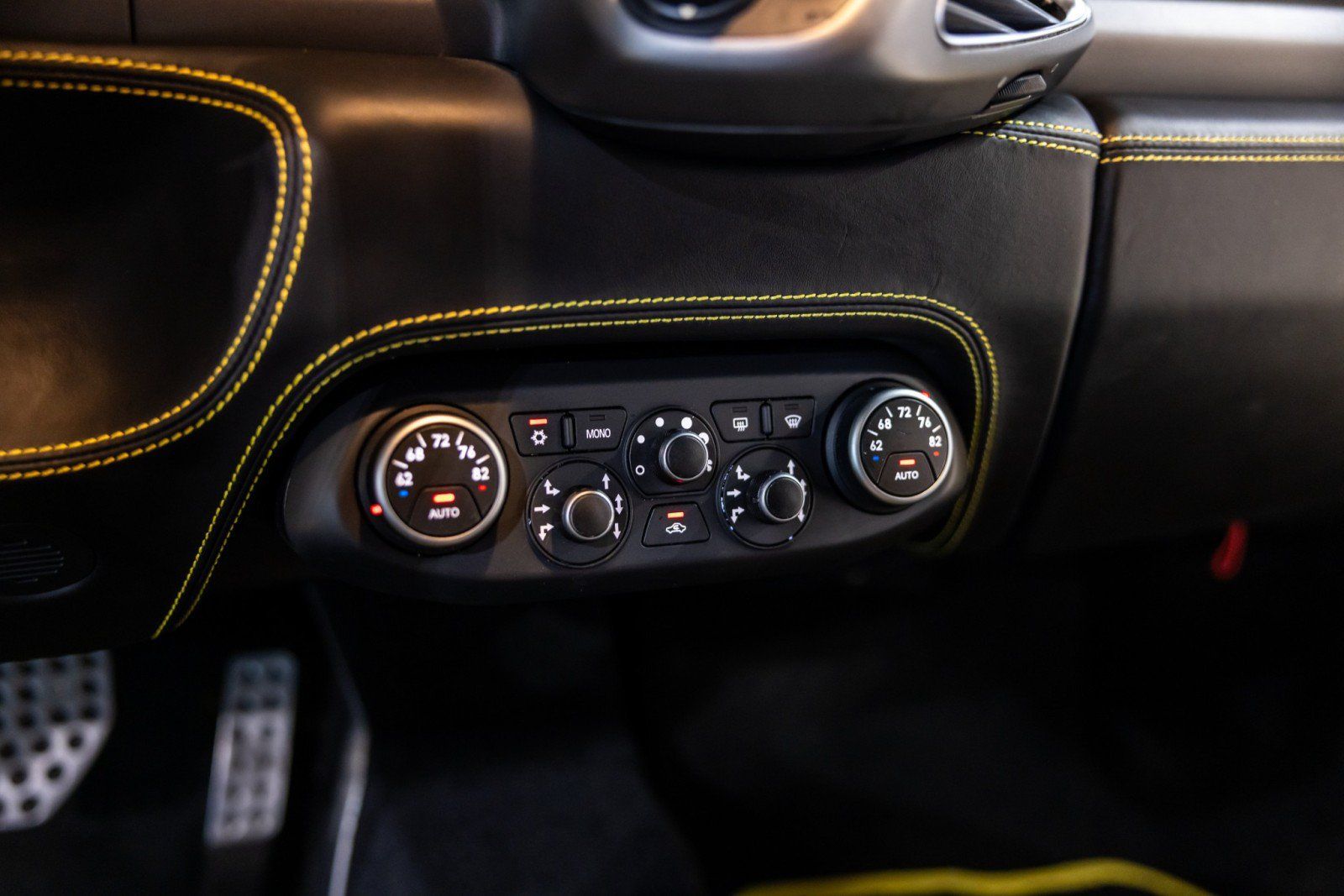 Used 2011 Ferrari 458 Italia Coupe RWD image 49