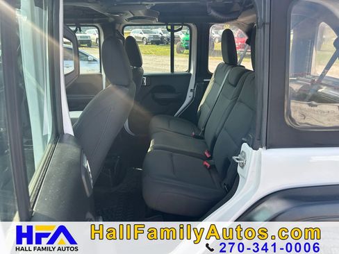 Used 2018 Jeep Wrangler Unlimited Sport AWD/4WD image 14