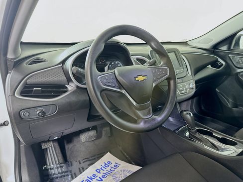 Used 2018 Chevrolet Malibu LS FWD image 9