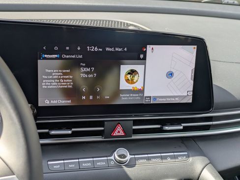 Used 2024 Hyundai Elantra Limited image 19