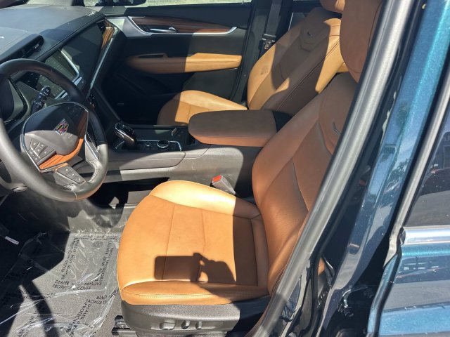 Used 2025 Cadillac XT5 Premium Luxury w/ Technology Package FWD image 21