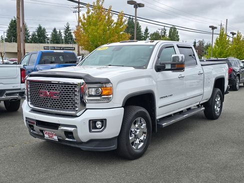 Used 2015 GMC Sierra 3500 Denali w/ Duramax Plus Package image 3