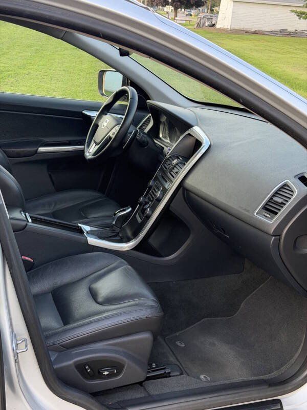 Used 2014 Volvo XC60 T6 AWD/4WD image 14