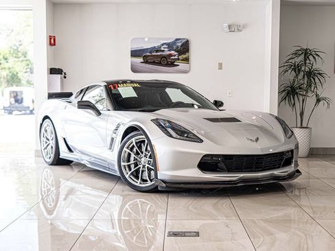 Used 2017 Chevrolet Corvette Grand Sport w/ Z07 Performance Package RWD image 5