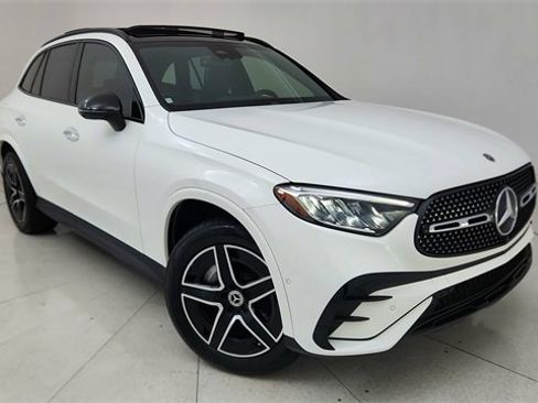 Used 2024 Mercedes-Benz GLC 300 4MATIC w/ AMG Line image 1