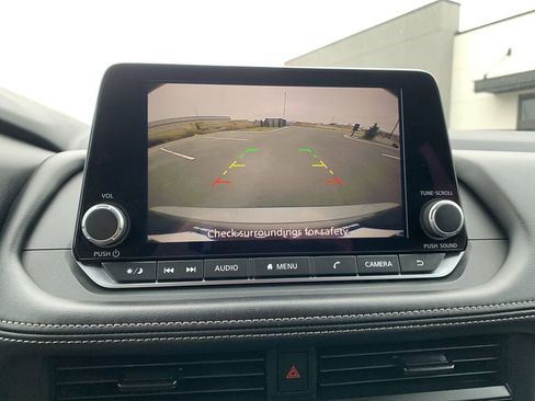 Used 2024 Nissan Rogue S image 21