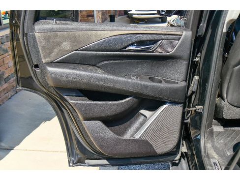 Used 2019 Cadillac Escalade Luxury w/ Escalade Sport Edition AWD/4WD image 17