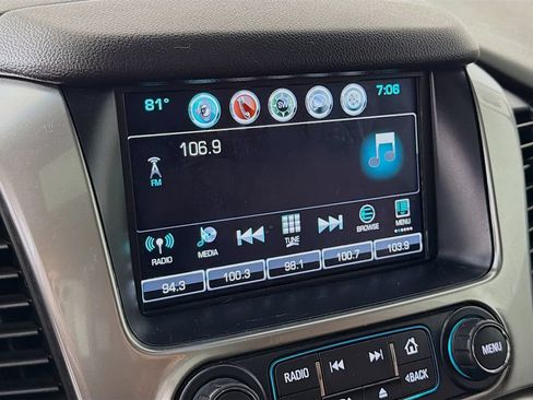 Used 2019 Chevrolet Suburban Premier w/ Premier Plus Edition AWD/4WD image 18