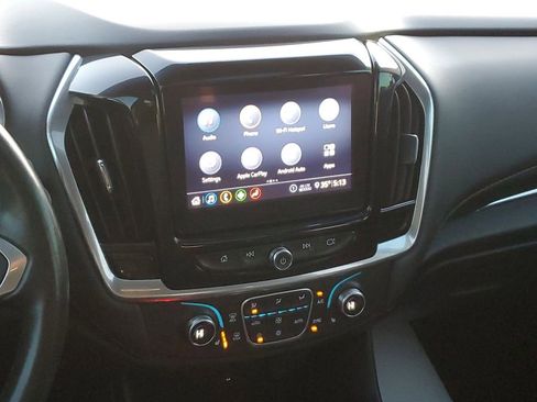 Used 2020 Chevrolet Traverse LT image 33