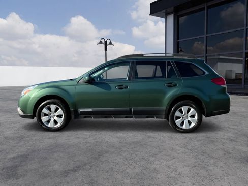 Used 2011 Subaru Outback 2.5i Premium w/ All-Weather Pkg AWD/4WD image 2
