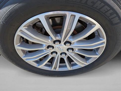 Used 2017 Cadillac XT5 Luxury w/ Driver Awareness Package image 14