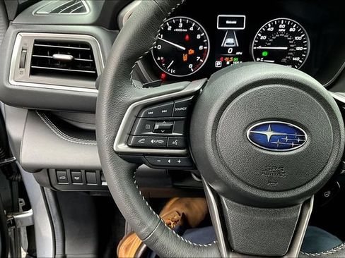 Used 2025 Subaru Ascent Limited AWD/4WD image 11