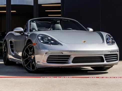 Certified 2024 Porsche 718 Boxster RWD image 6