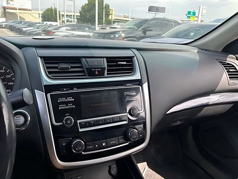 Used 2018 Nissan Altima 2.5 SL FWD image 23
