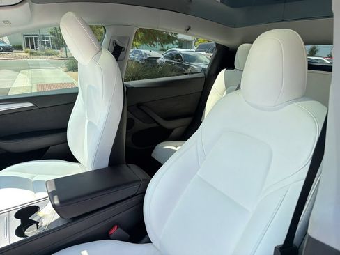 Used 2023 Tesla Model Y Long Range AWD/4WD image 20