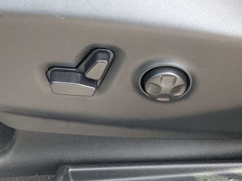 Used 2025 Chrysler Pacifica Select FWD image 20